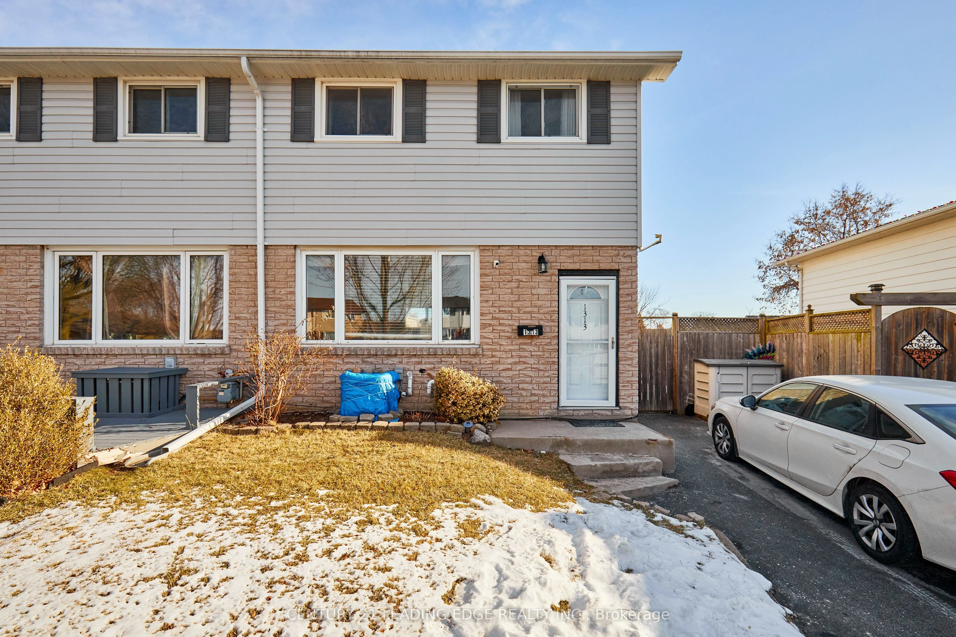 1313 Lakefield Court, Oshawa, On L1j 3y5