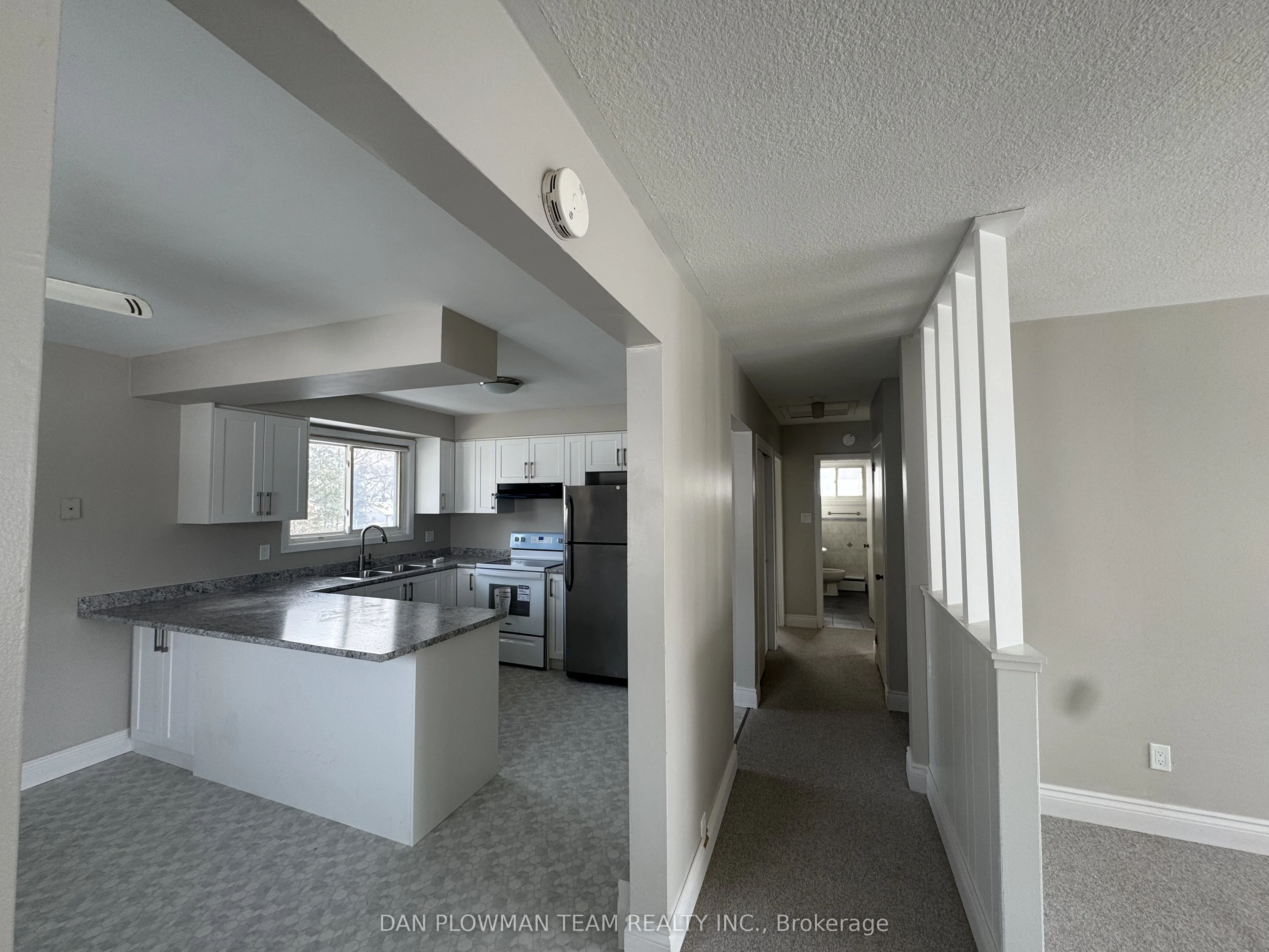 1151 Cedar Street 2, Oshawa, On L1j 3r8
