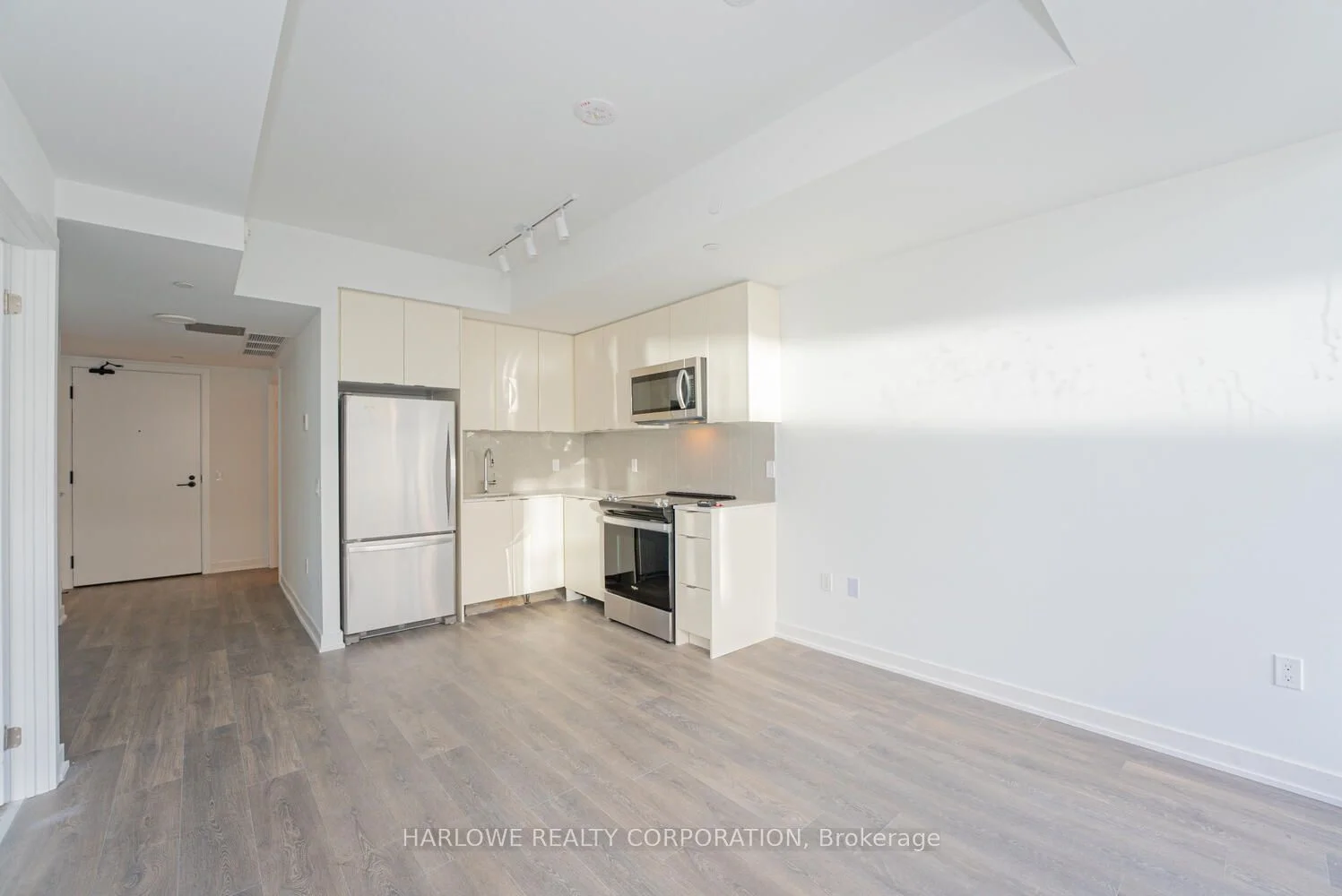 1608 Charles Street 451 F, Whitby, On L1n 0p6