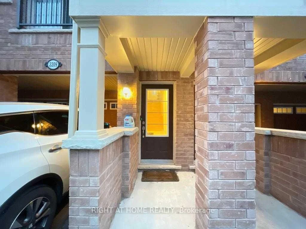 2209 Chevron Prince Path 420, Oshawa, On L1l 0k9