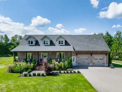 Detached in Scugog