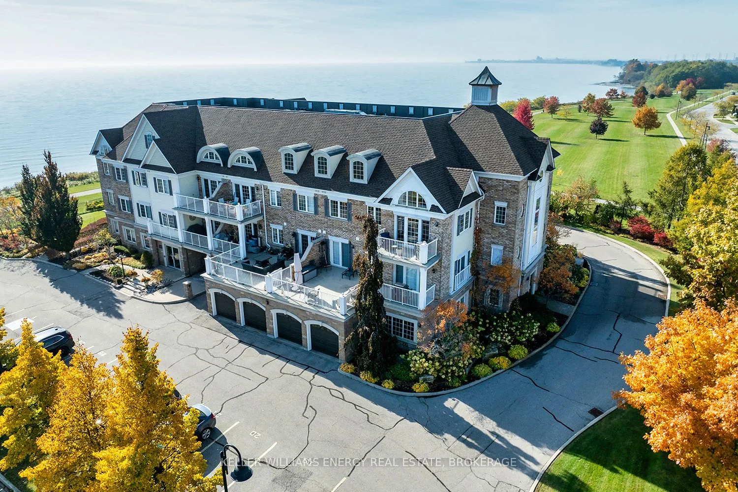 Condo Apartment in Clarington