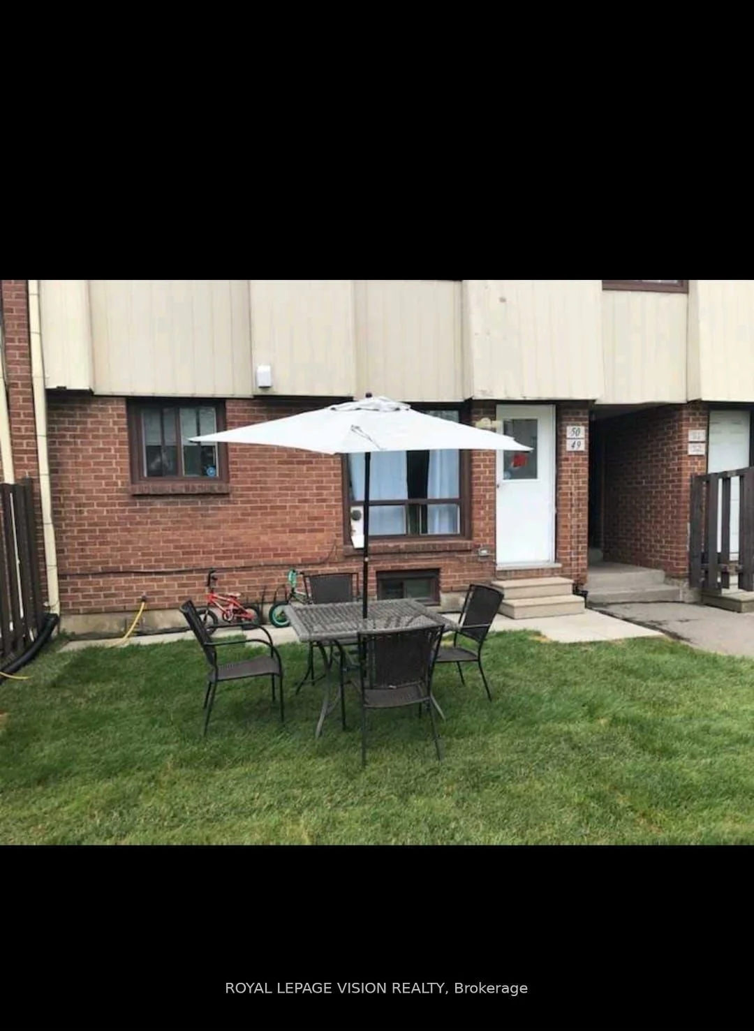 Condo Townhouse in Oshawa