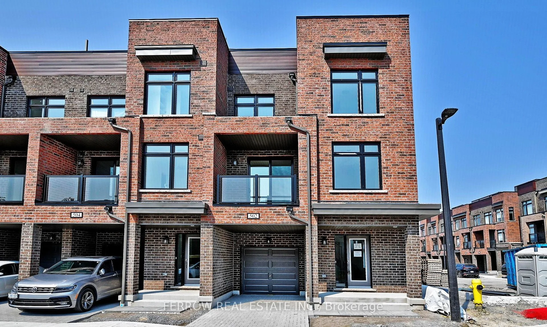 Condo Townhouse in Pickering