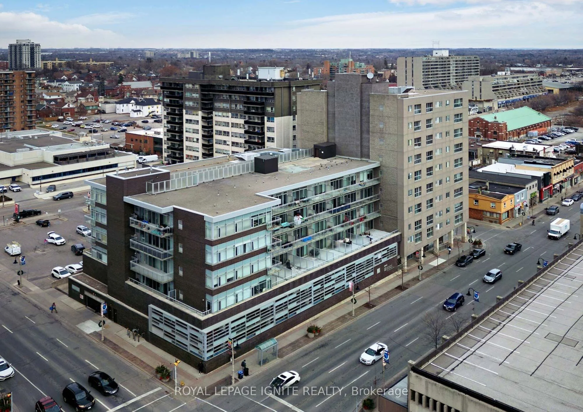Condo Apartment in Oshawa