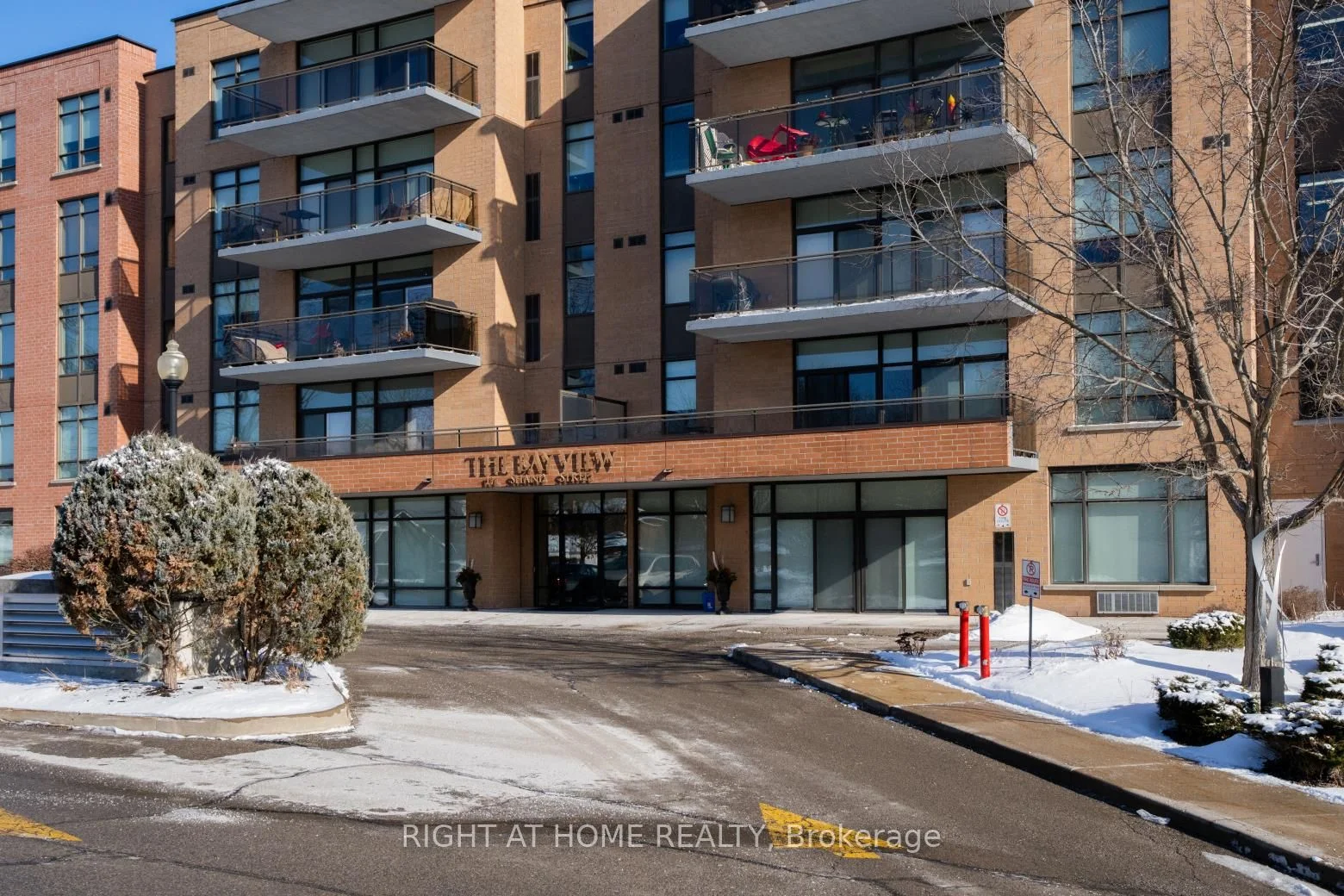 Common Element Condo in Scugog
