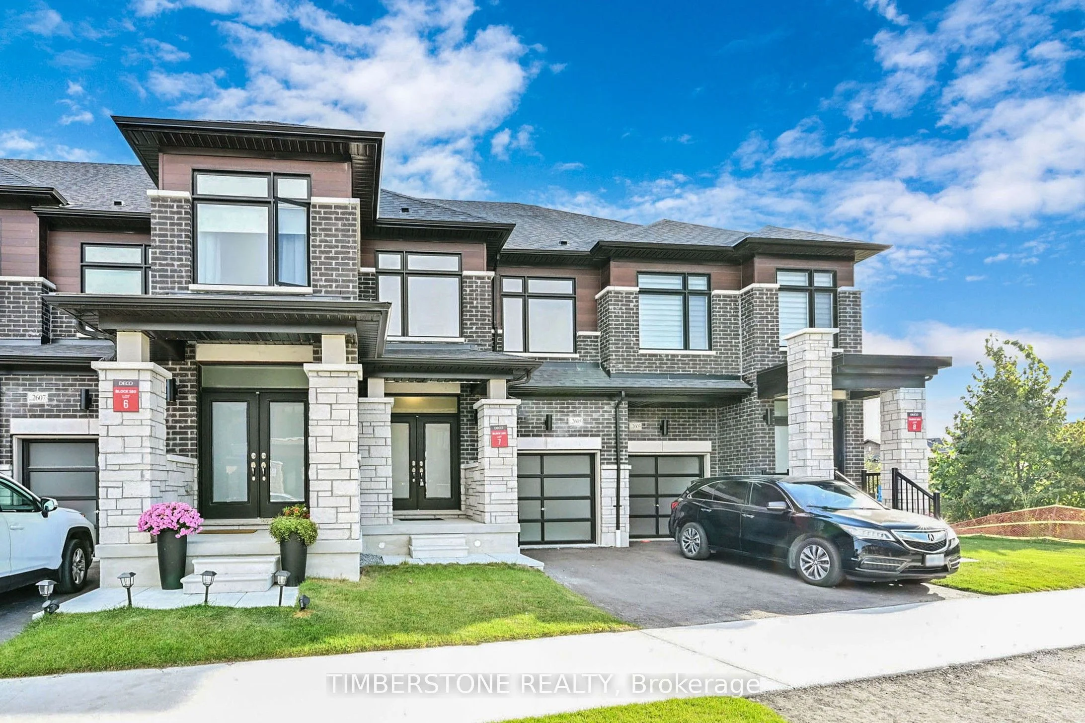 Att/Row/Townhouse in Pickering