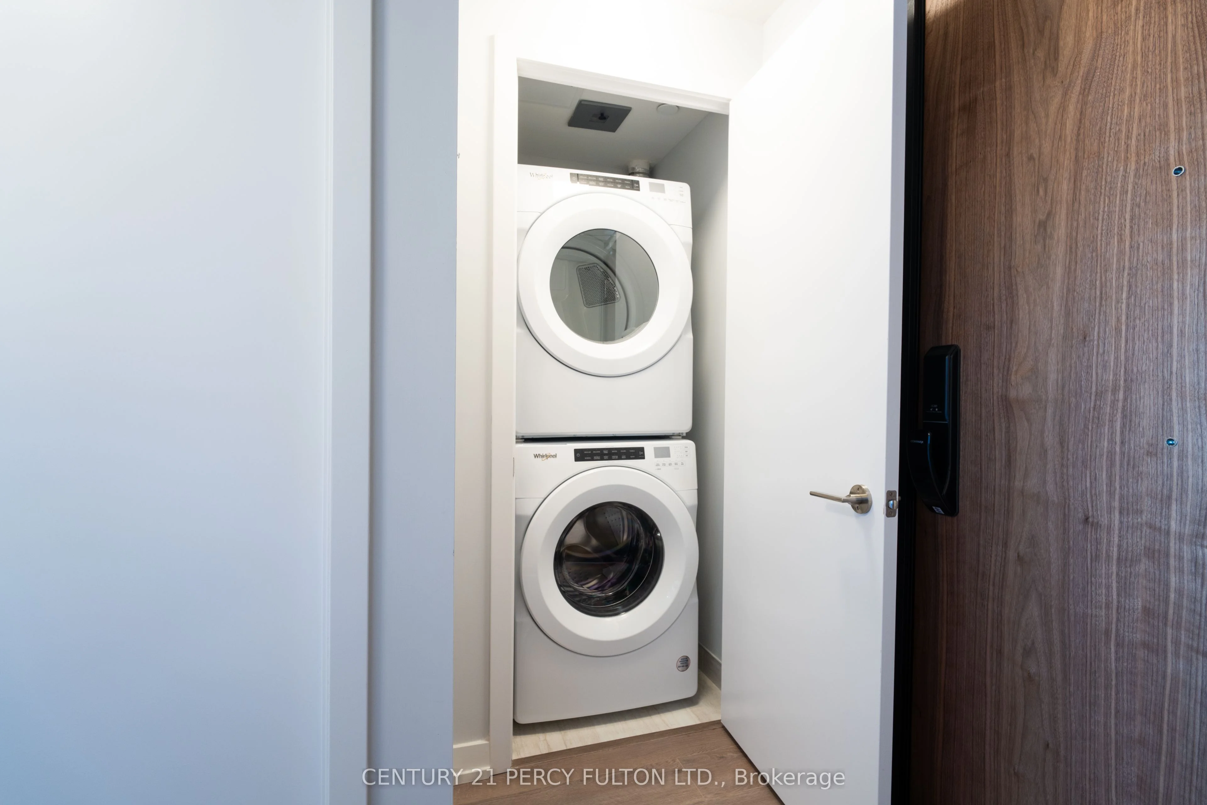 201 Brock Street S 213, Whitby, ON L1N 4K2
