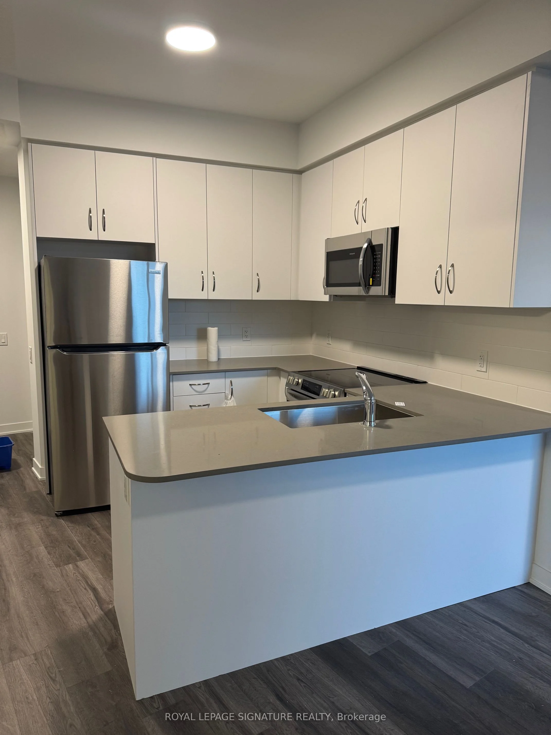 Condo Apartment in Oshawa