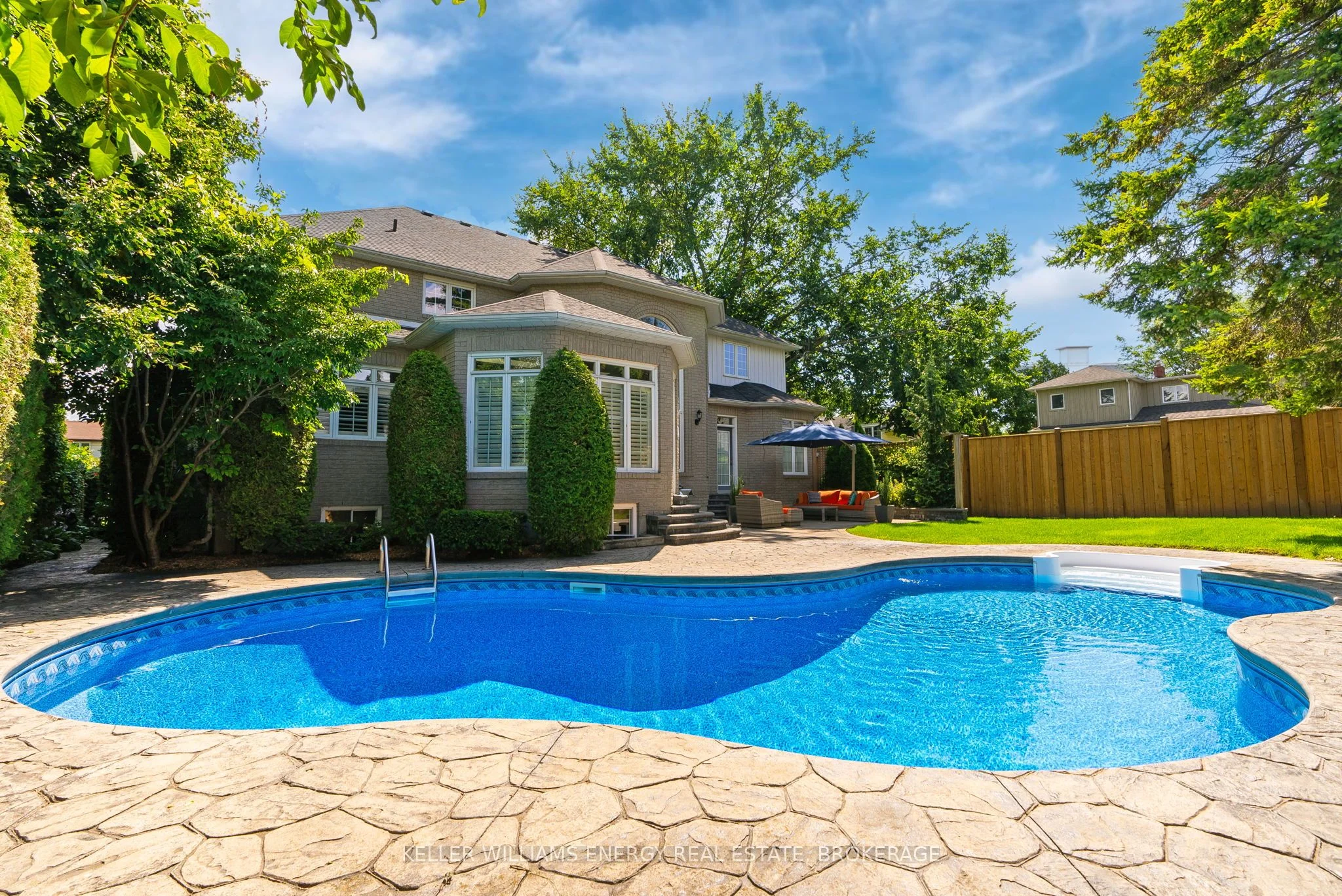 Detached in Whitby