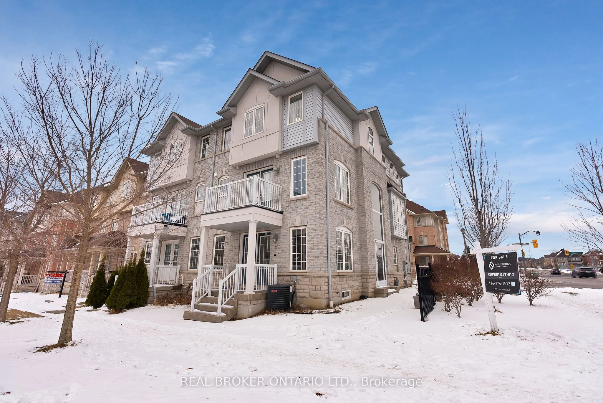 Semi-Detached in Ajax