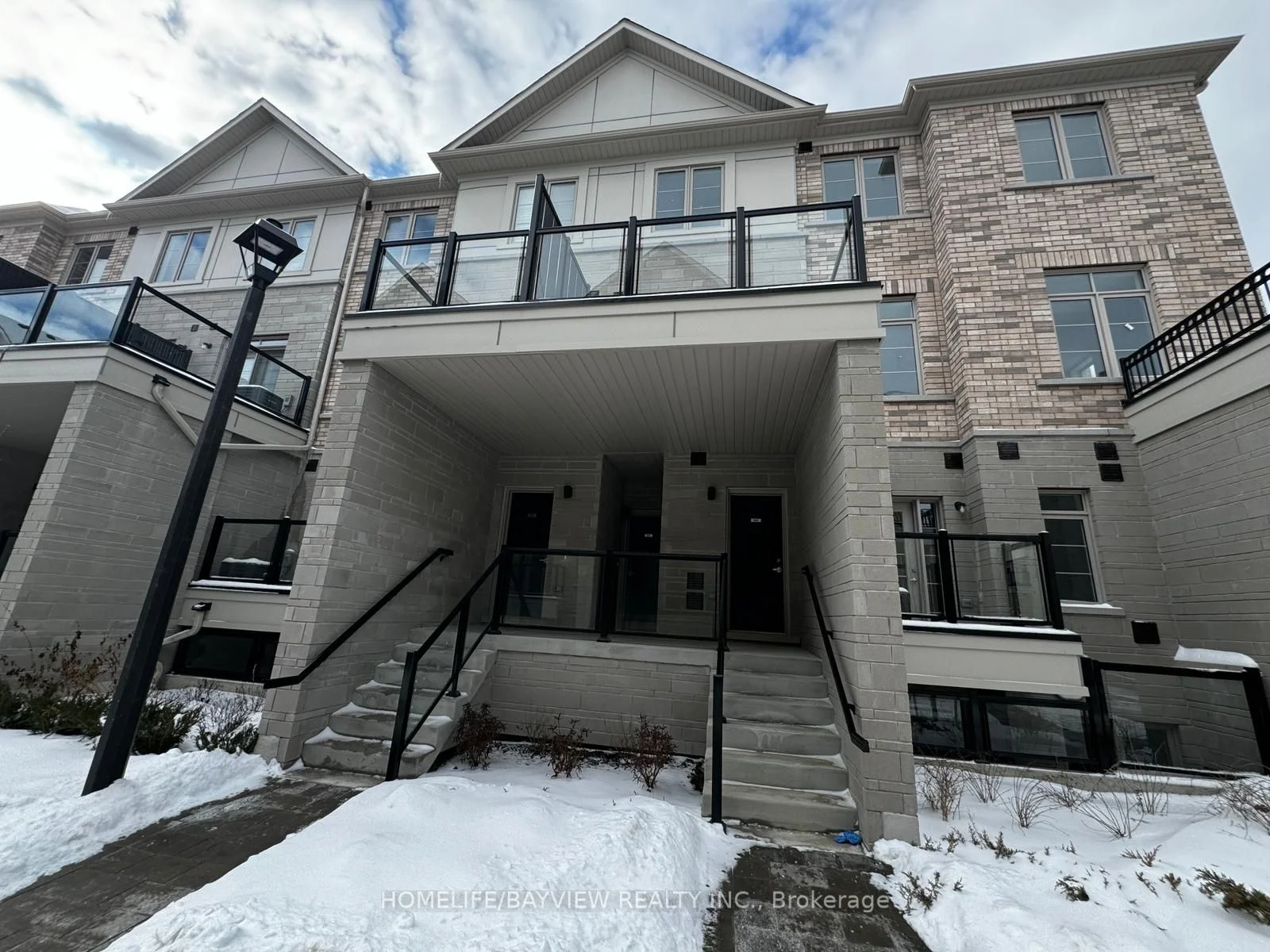 Condo Townhouse in Pickering