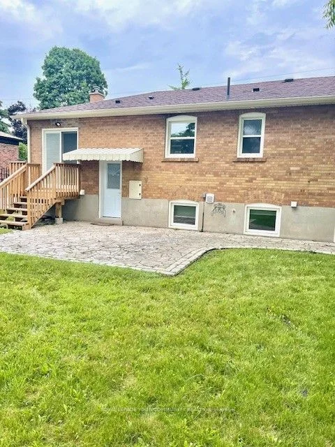 312 Cochrane Street Bsmt, Whitby, On L1n 5j3