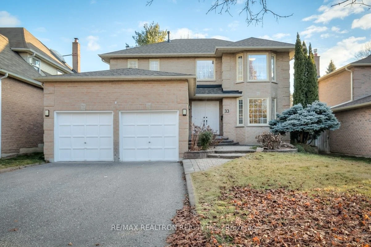 Detached in Whitby