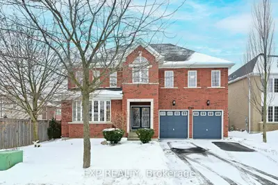 Detached in Oshawa