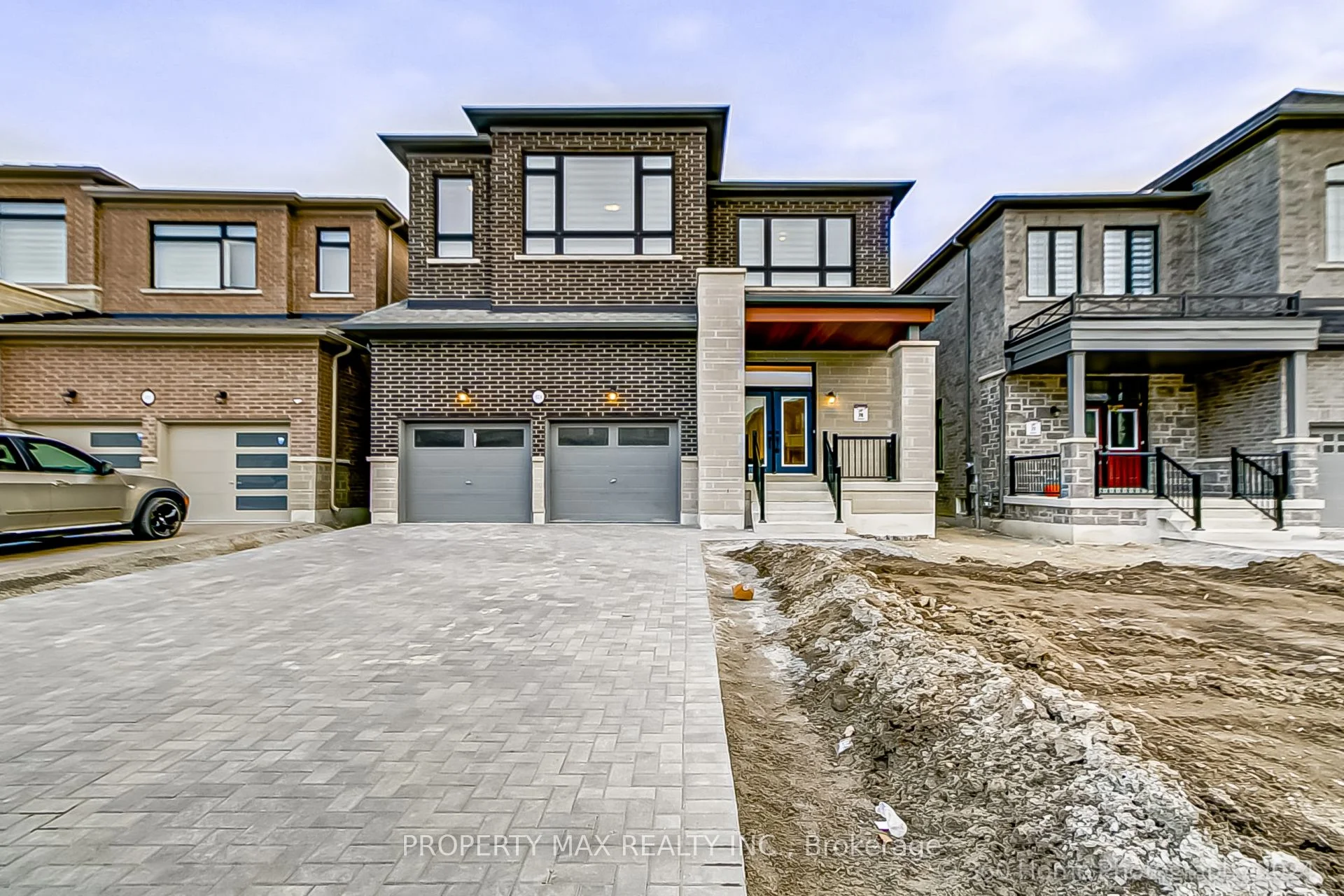 Detached in Oshawa