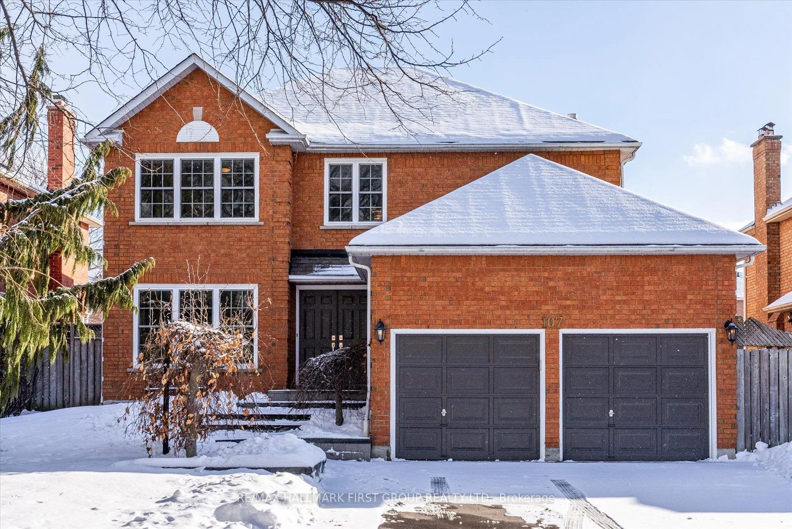 Detached in Whitby