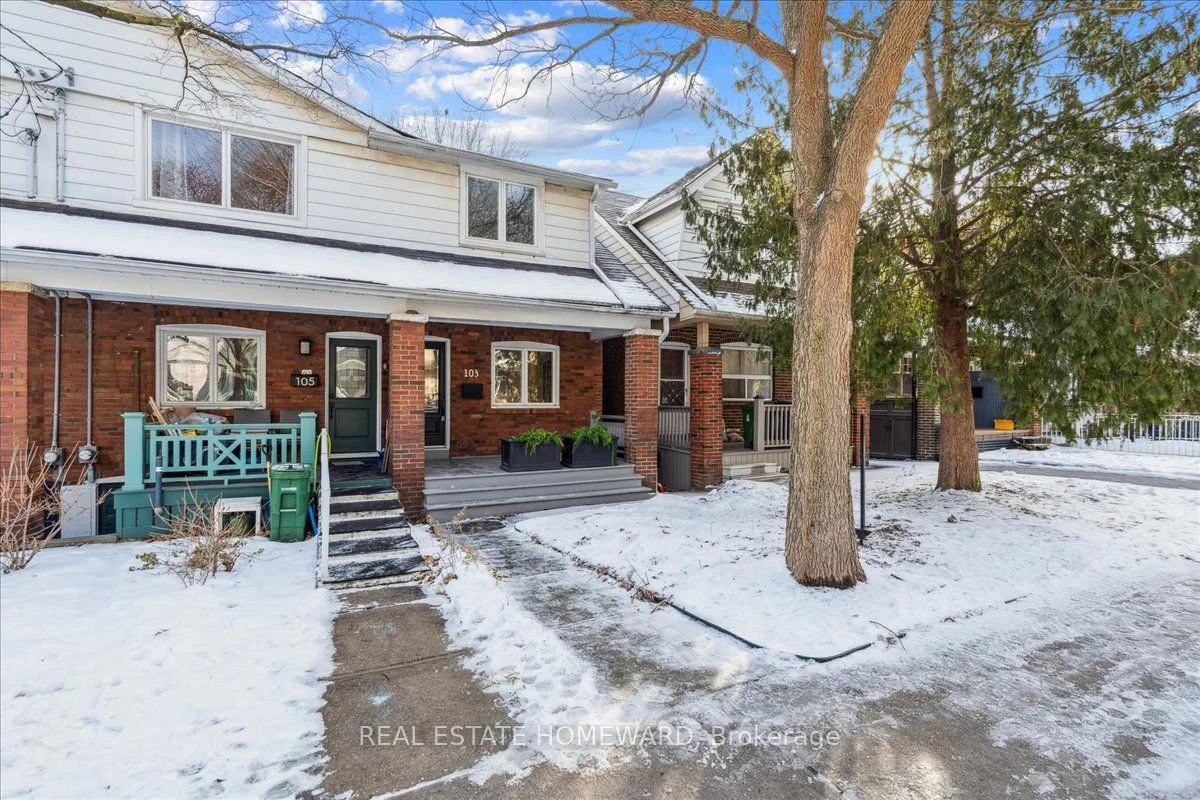 Att/Row/Townhouse in Toronto