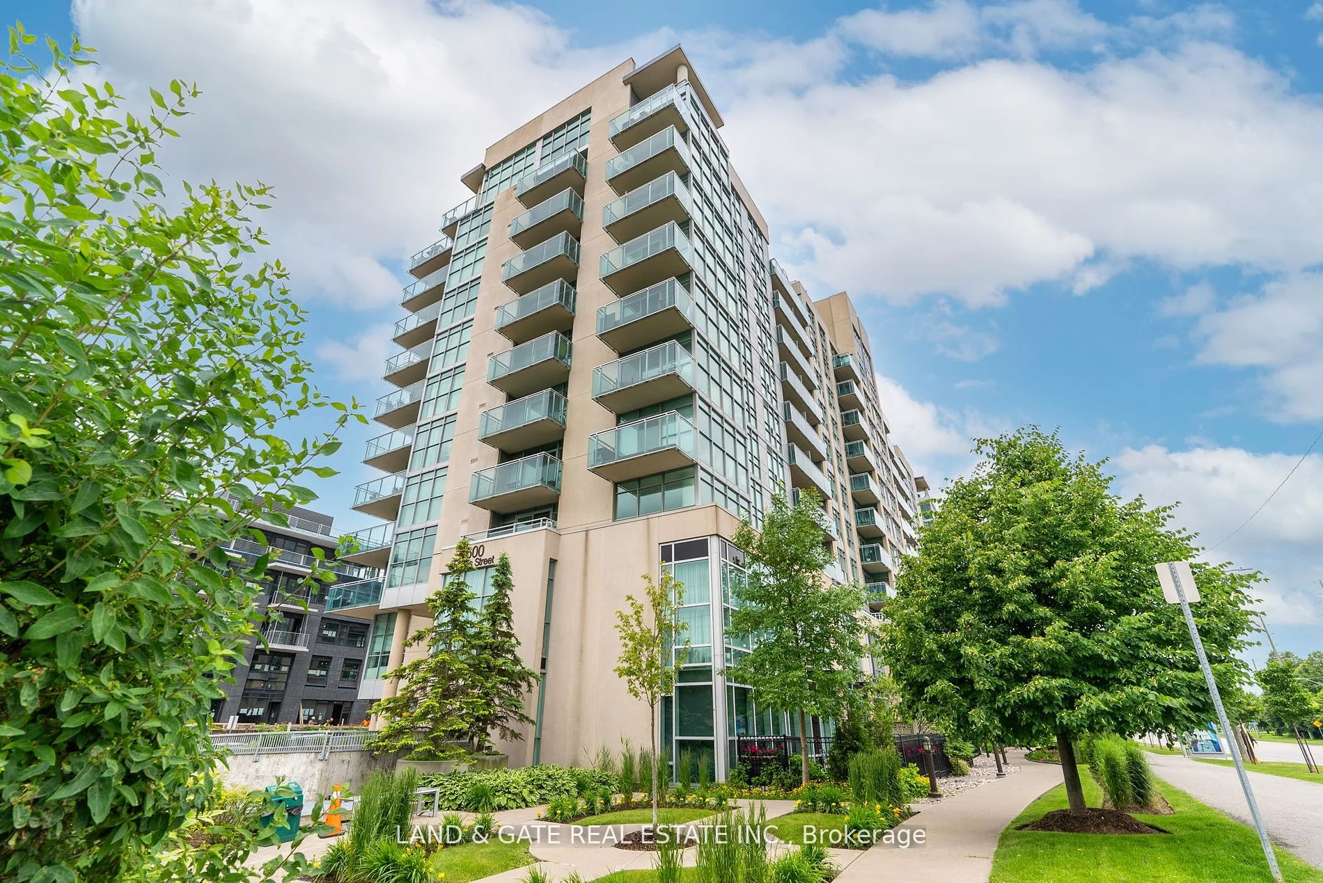 1600 Charles Street 511, Whitby, On L1n 0g4