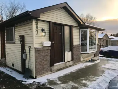 Duplex in Oshawa