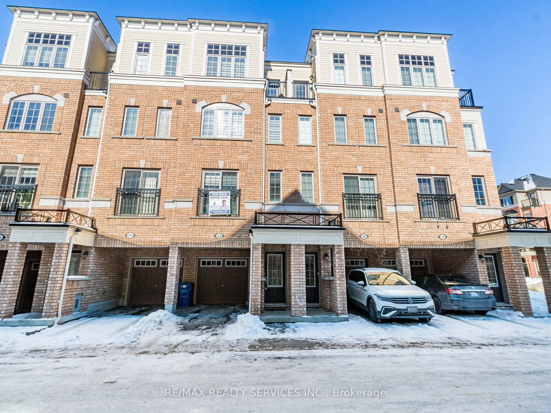 Condo Townhouse in Oshawa