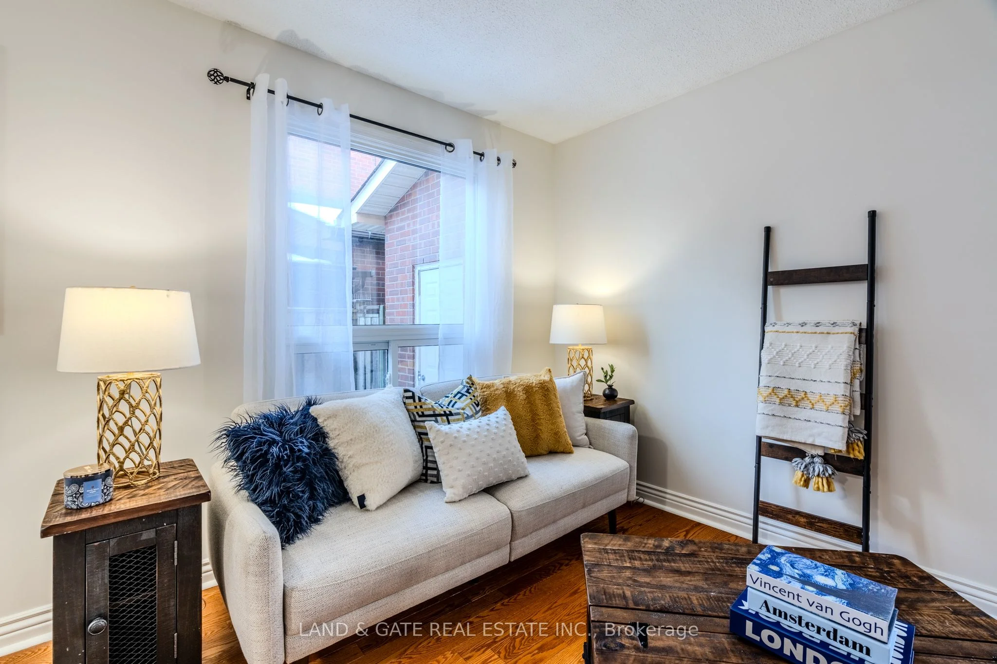 11 Golders Green Avenue, Toronto E10, ON M1C 3N5