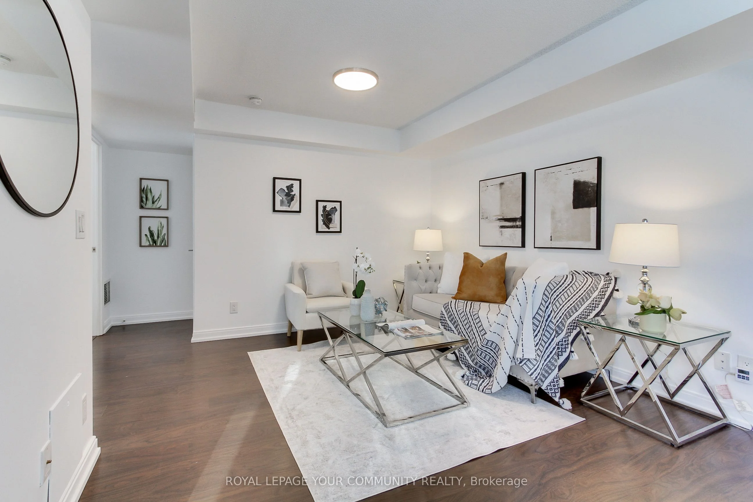 Condo Apartment in Toronto