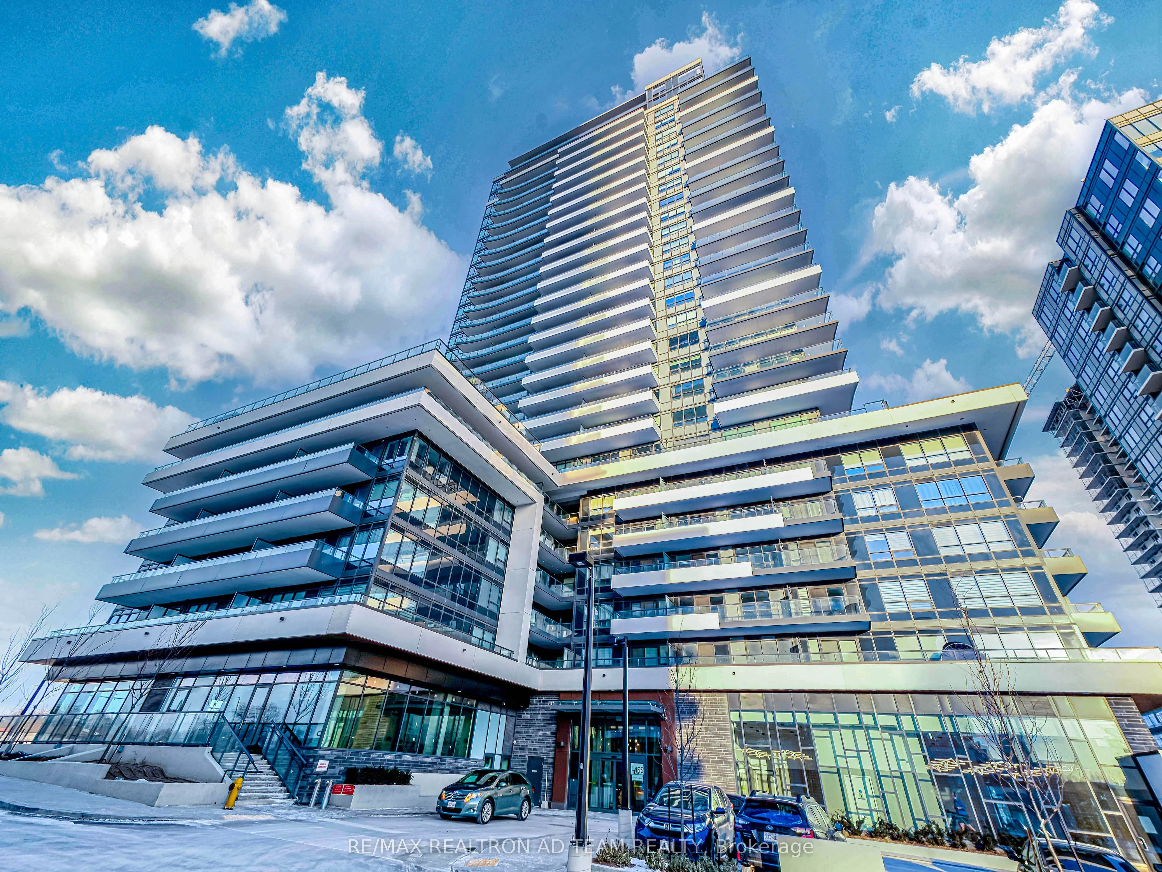 Condo Apartment in Pickering