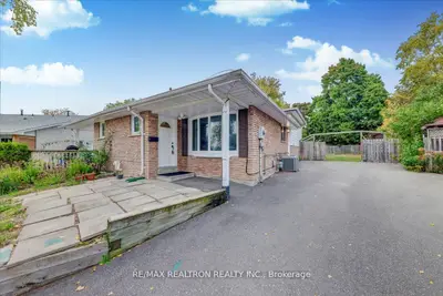 1108 Valley Court Main F1, Oshawa, On L1j 3m5