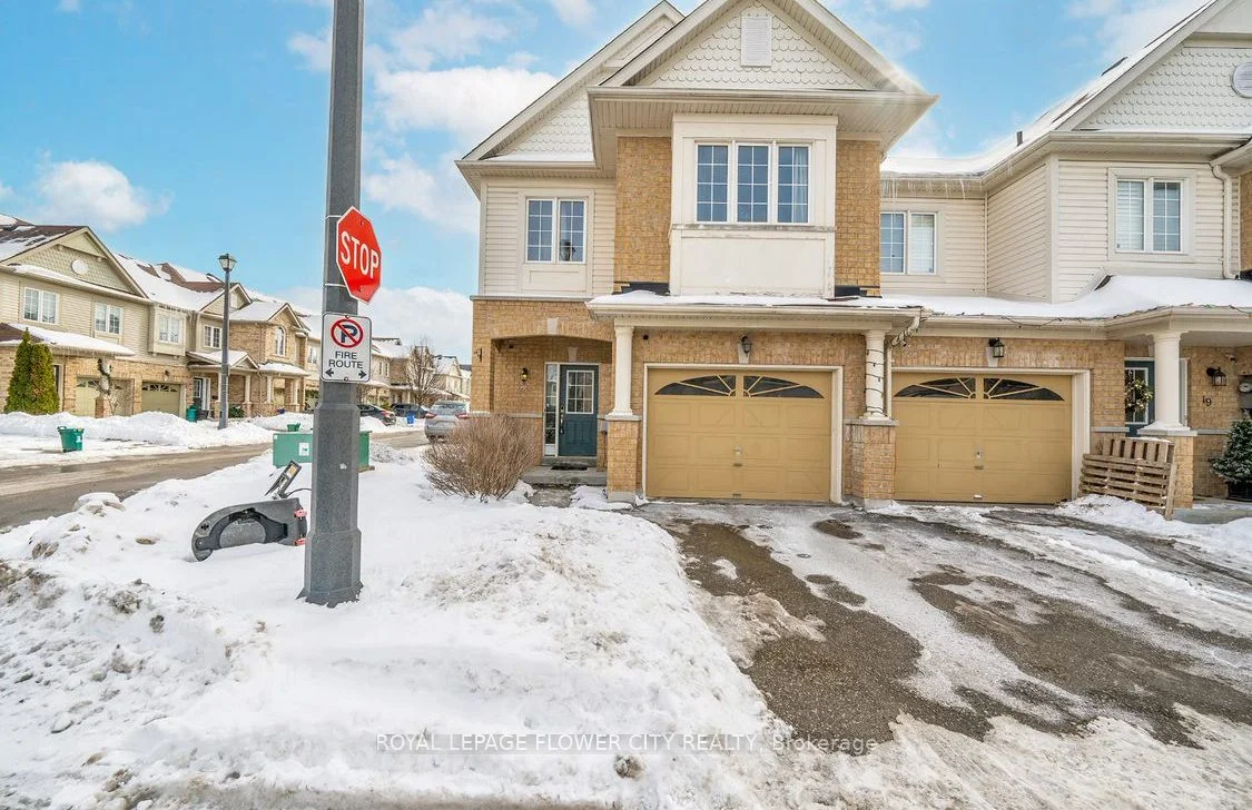 Att/Row/Townhouse in Clarington