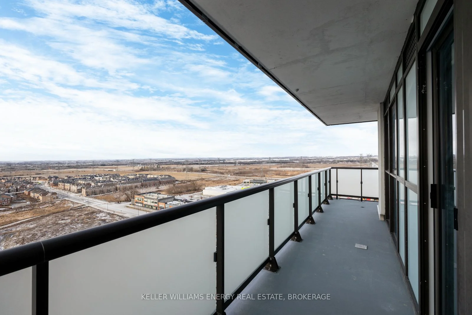 Condo Apartment in Oshawa