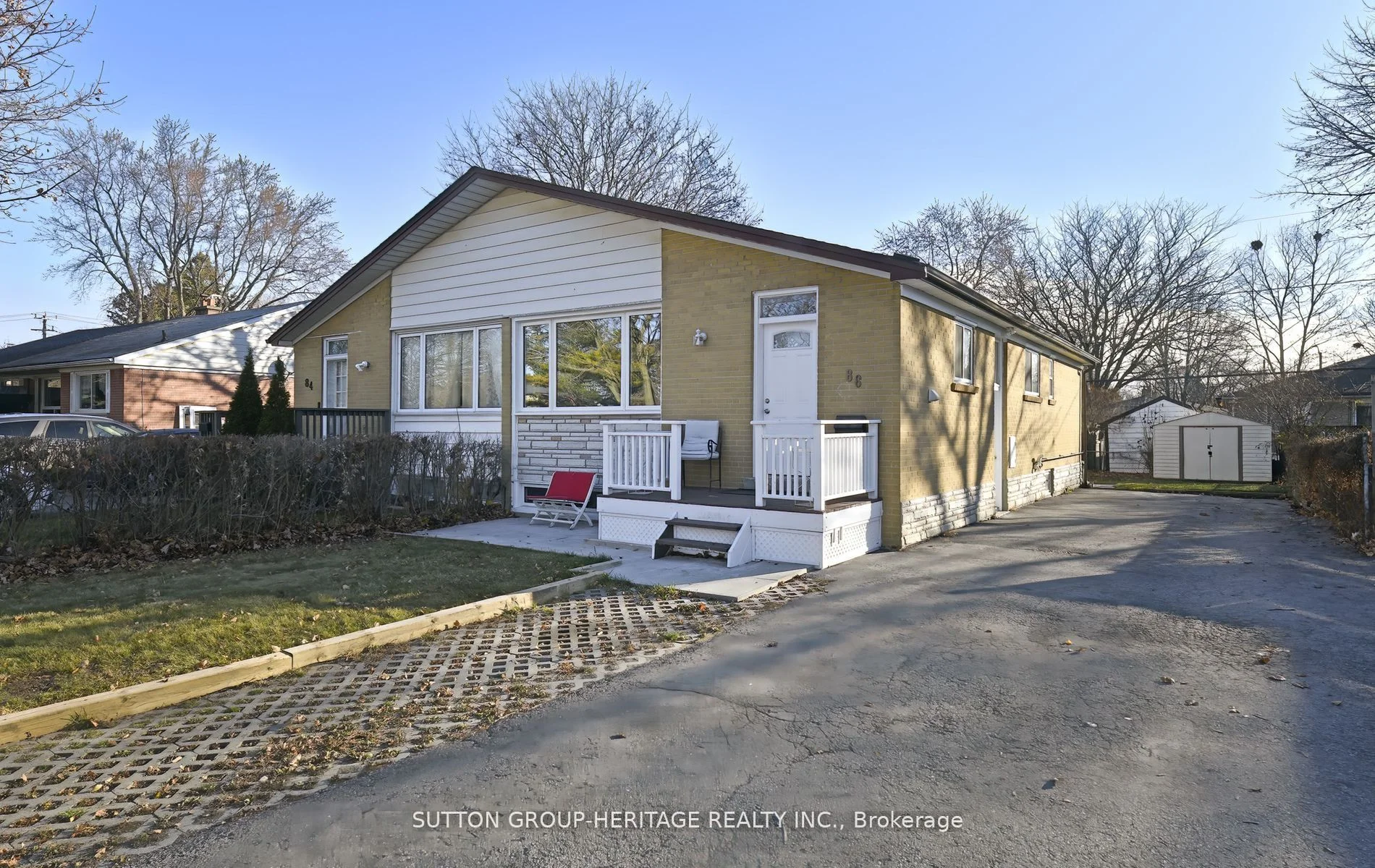Semi-Detached in Ajax