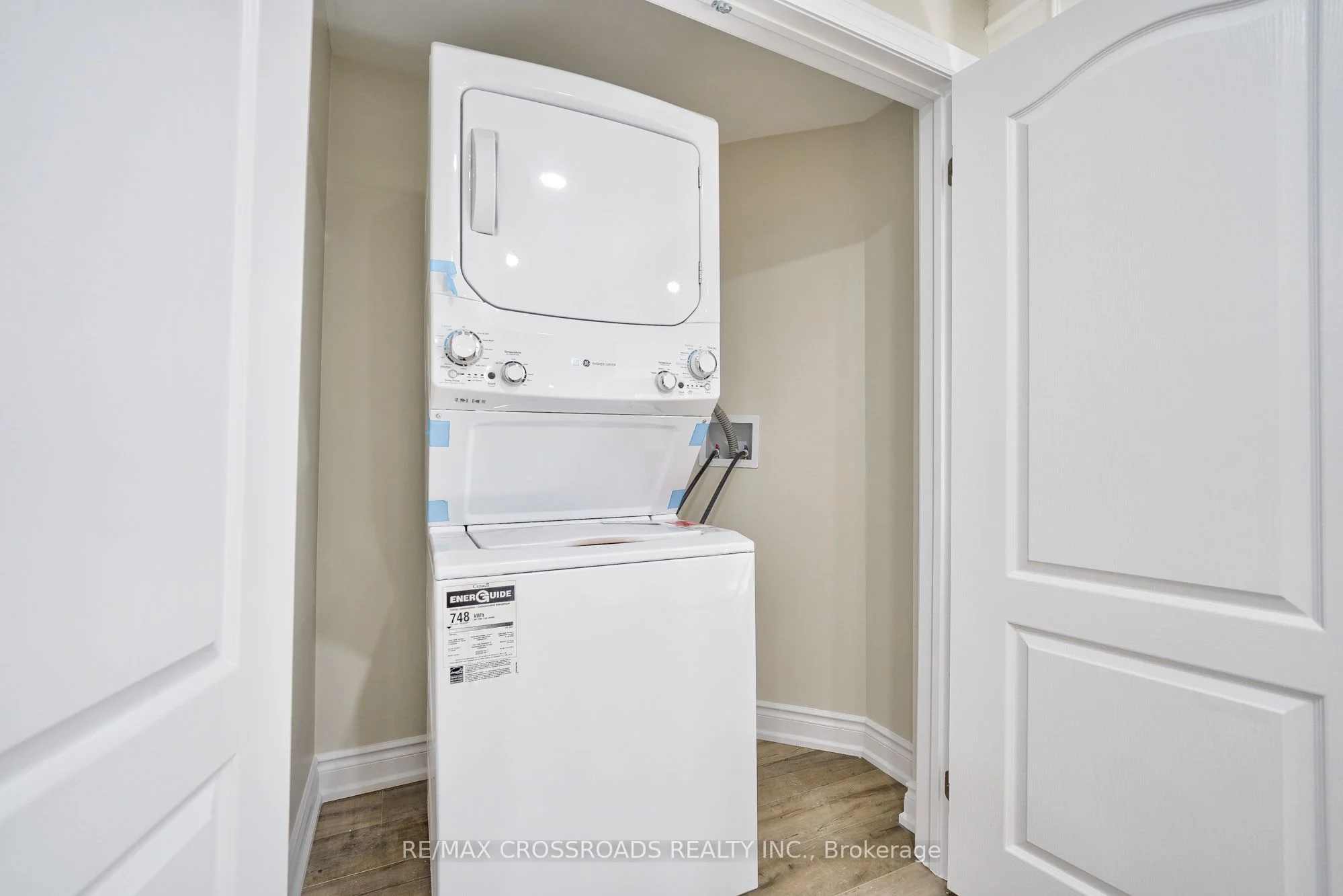 67 Medland Avenue Lower, Whitby, ON L1P 1S7