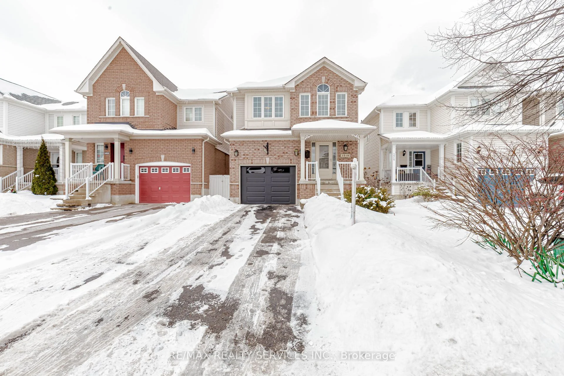 Detached in Oshawa