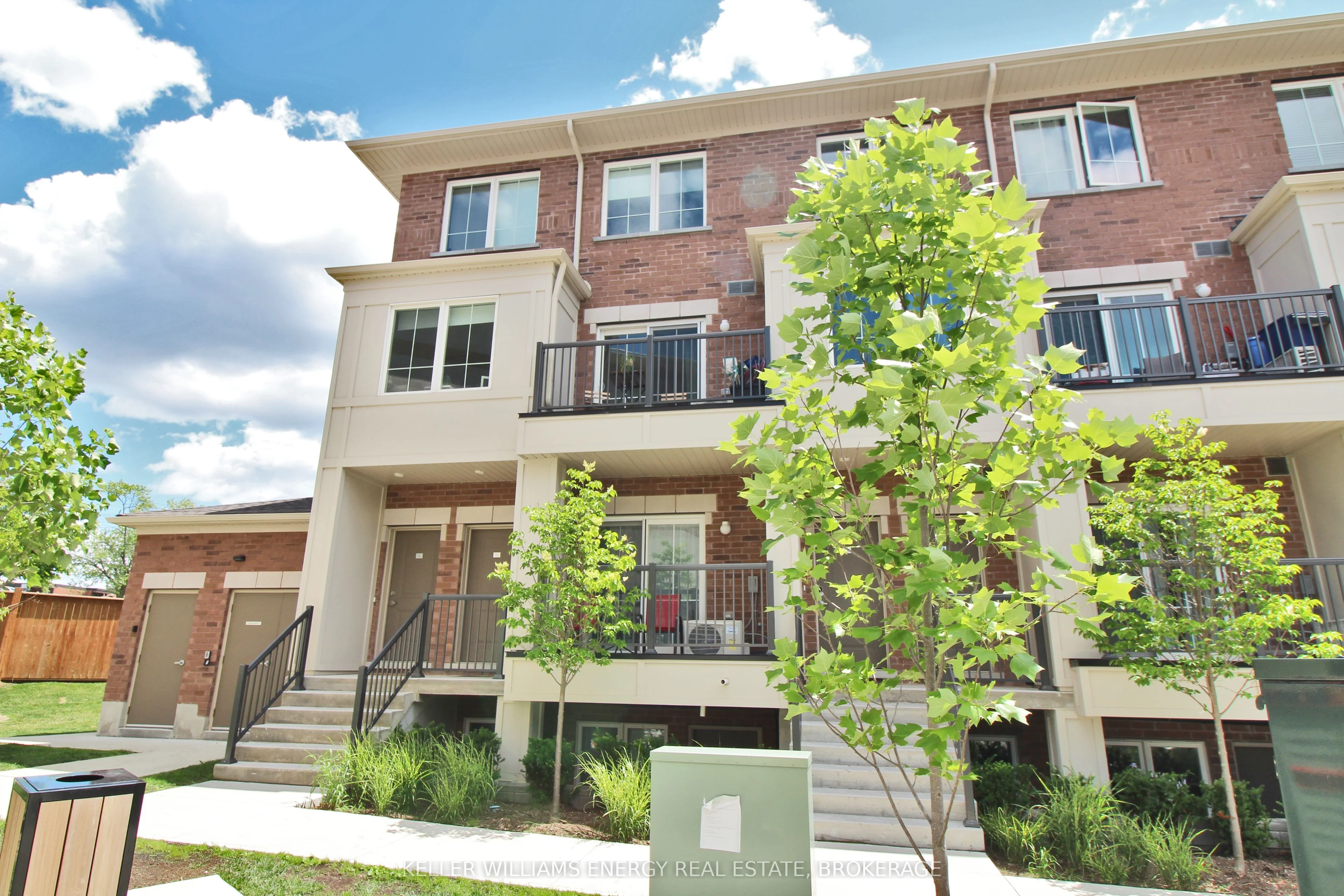 Condo Townhouse in Oshawa