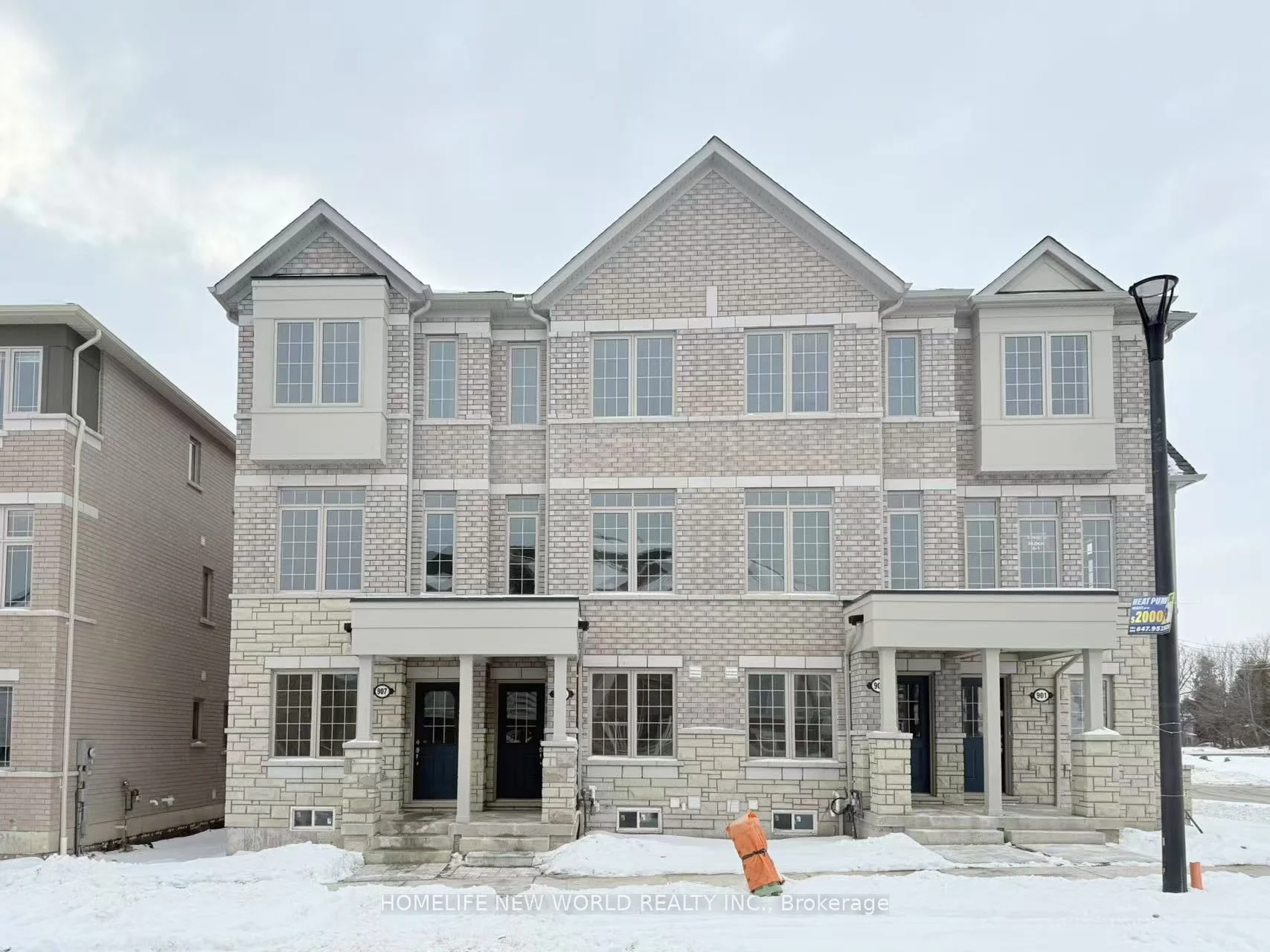 Att/Row/Townhouse in Pickering