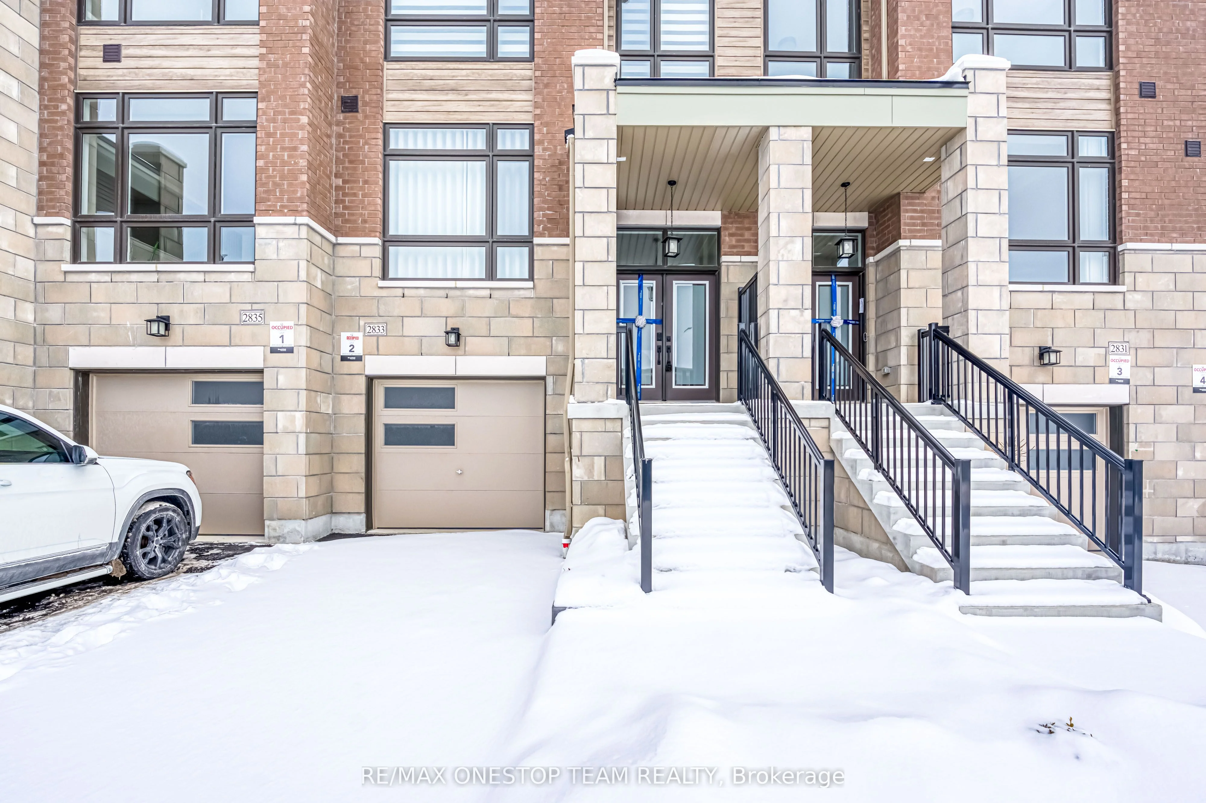 Att/Row/Townhouse in Pickering