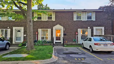 Condo Townhouse in Toronto