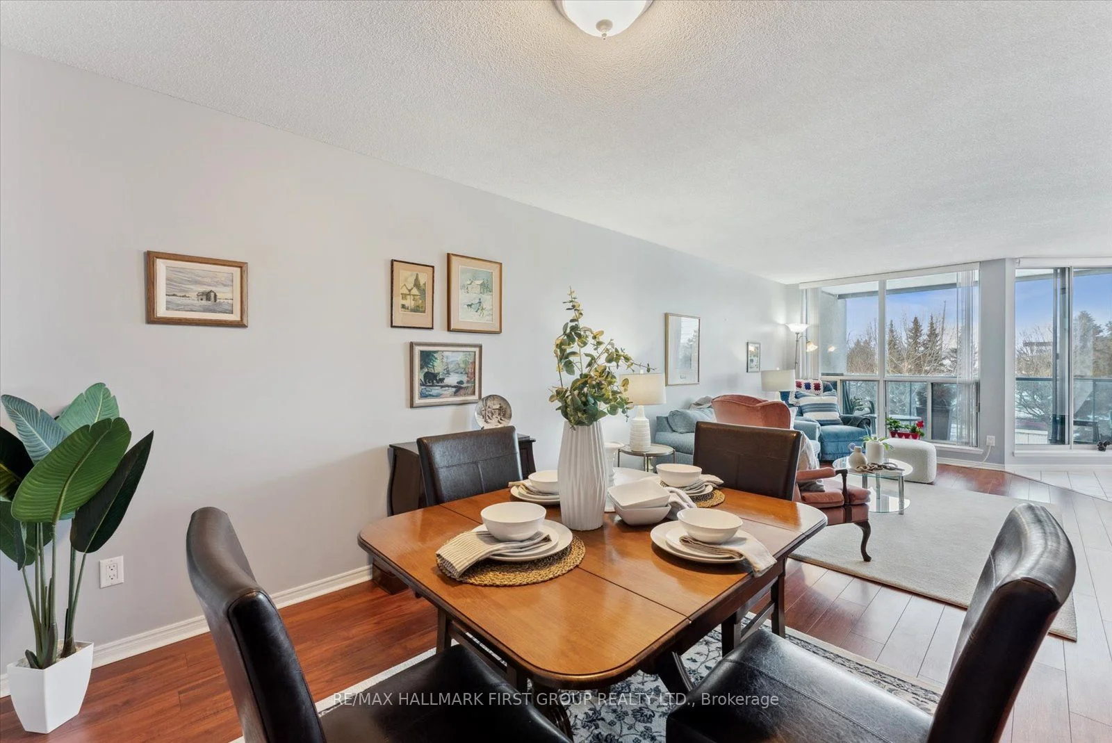 360 Watson Street W 308, Whitby, ON L1N 9G2