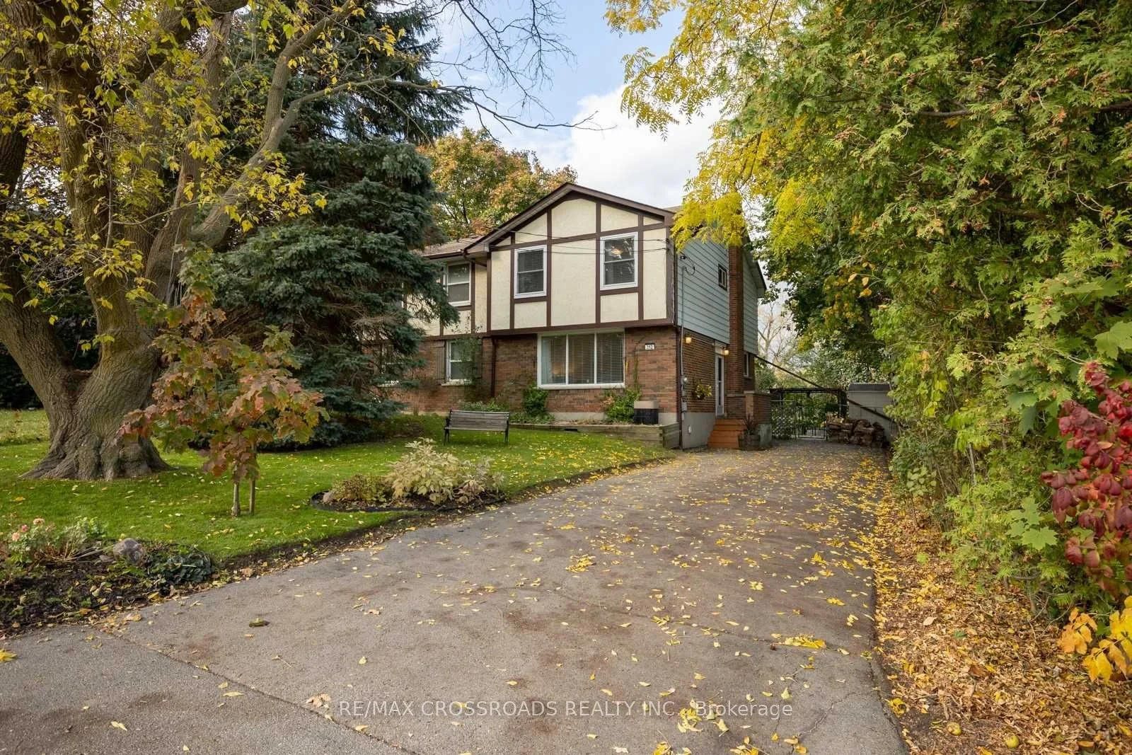 312 Burns Street E, Whitby, On L1n 1j8