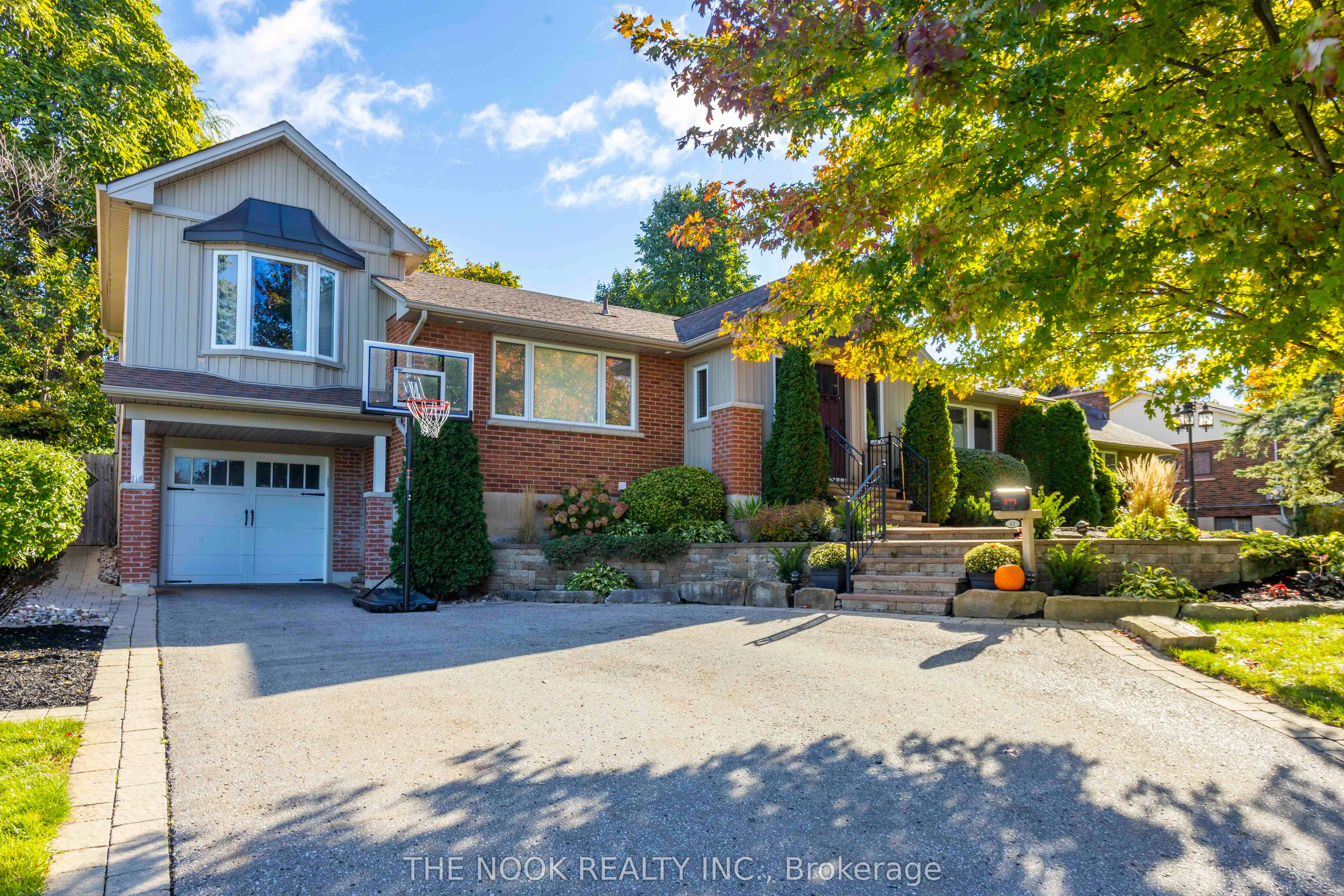 Detached in Whitby