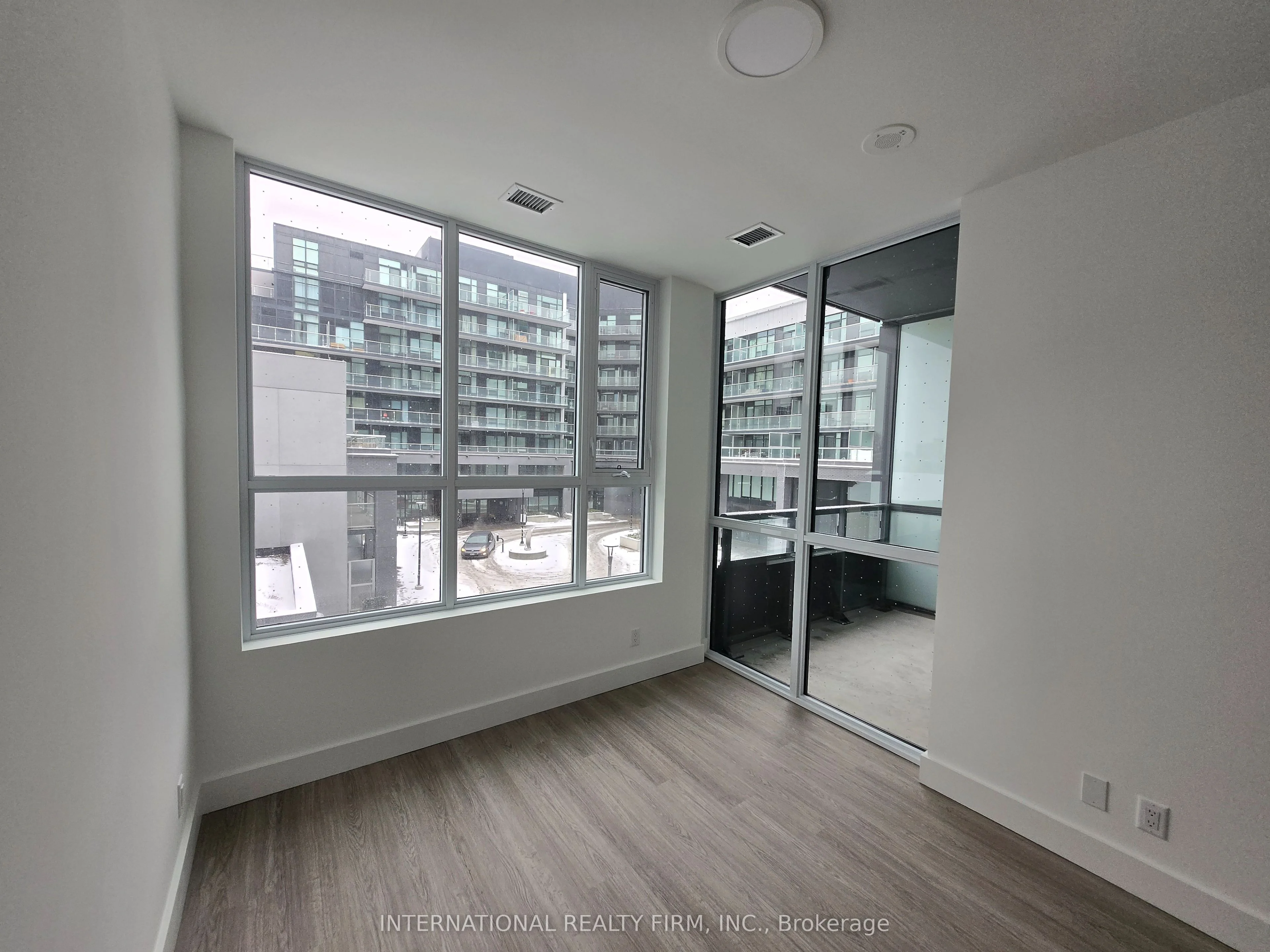 6 E Greenbriar Road E 206, Toronto C15, ON M2K 0H6