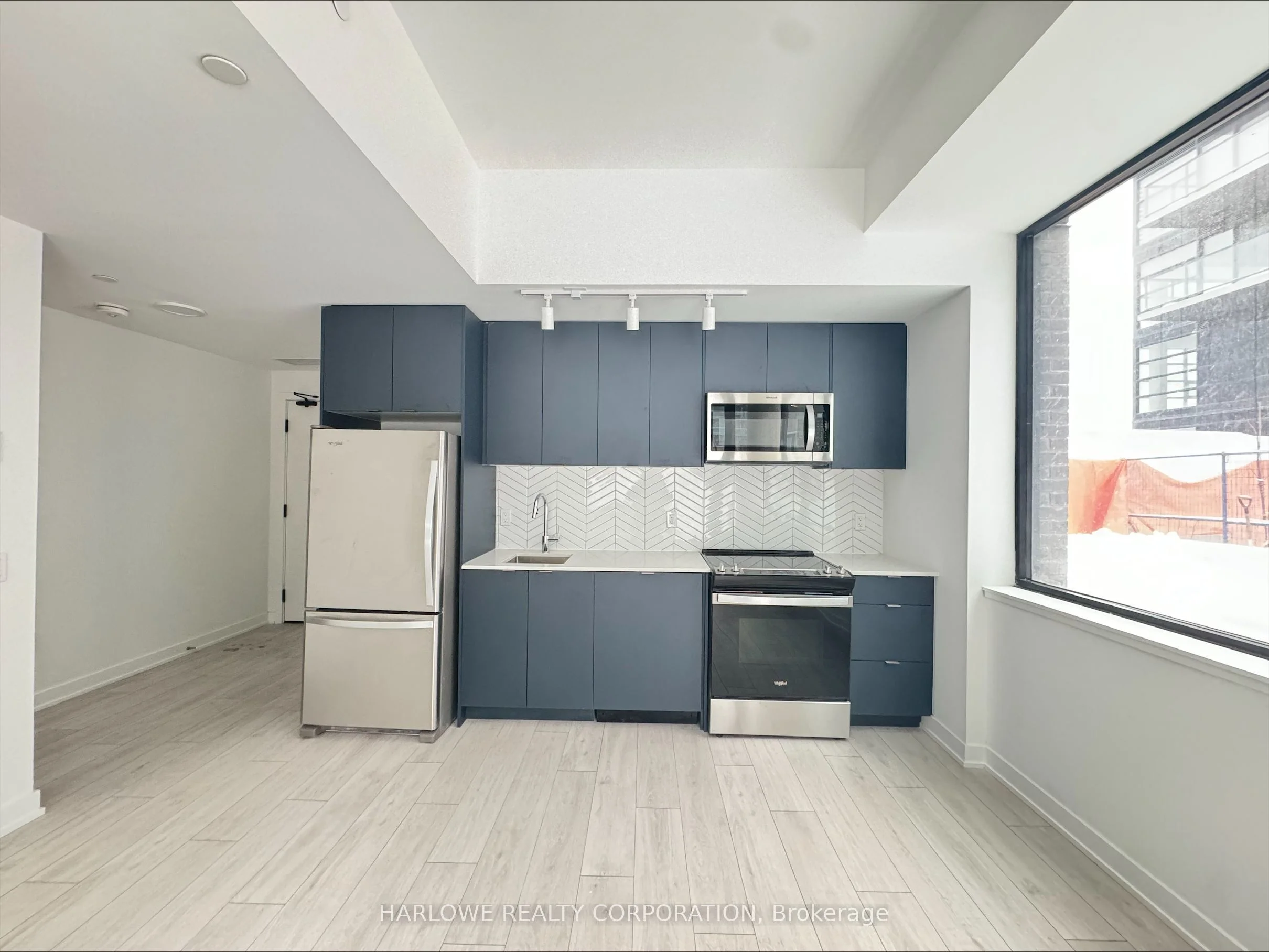 Condo Apartment in Whitby