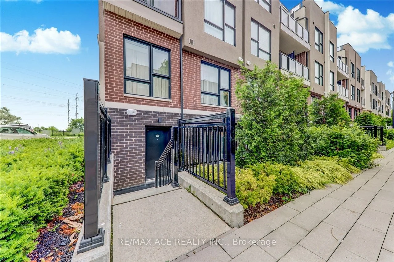 Condo Townhouse in Toronto