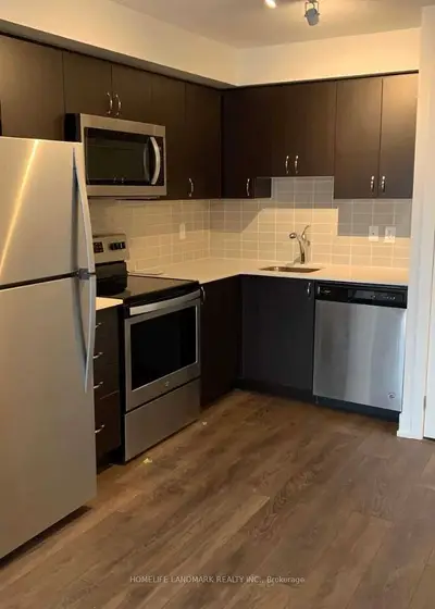 Condo Apartment in Pickering