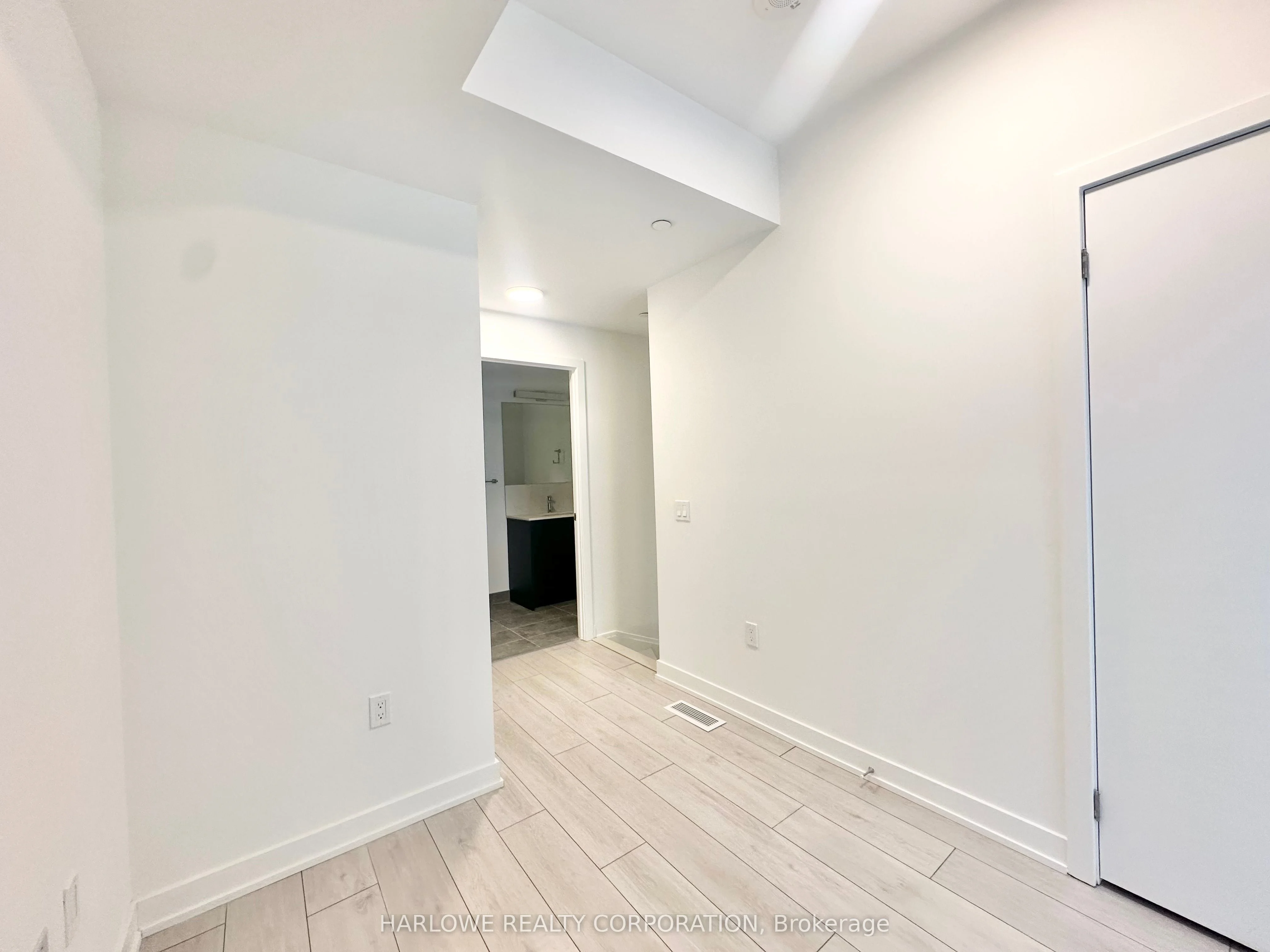 1614 Charles Street 160D, Whitby, ON L1N 0P4
