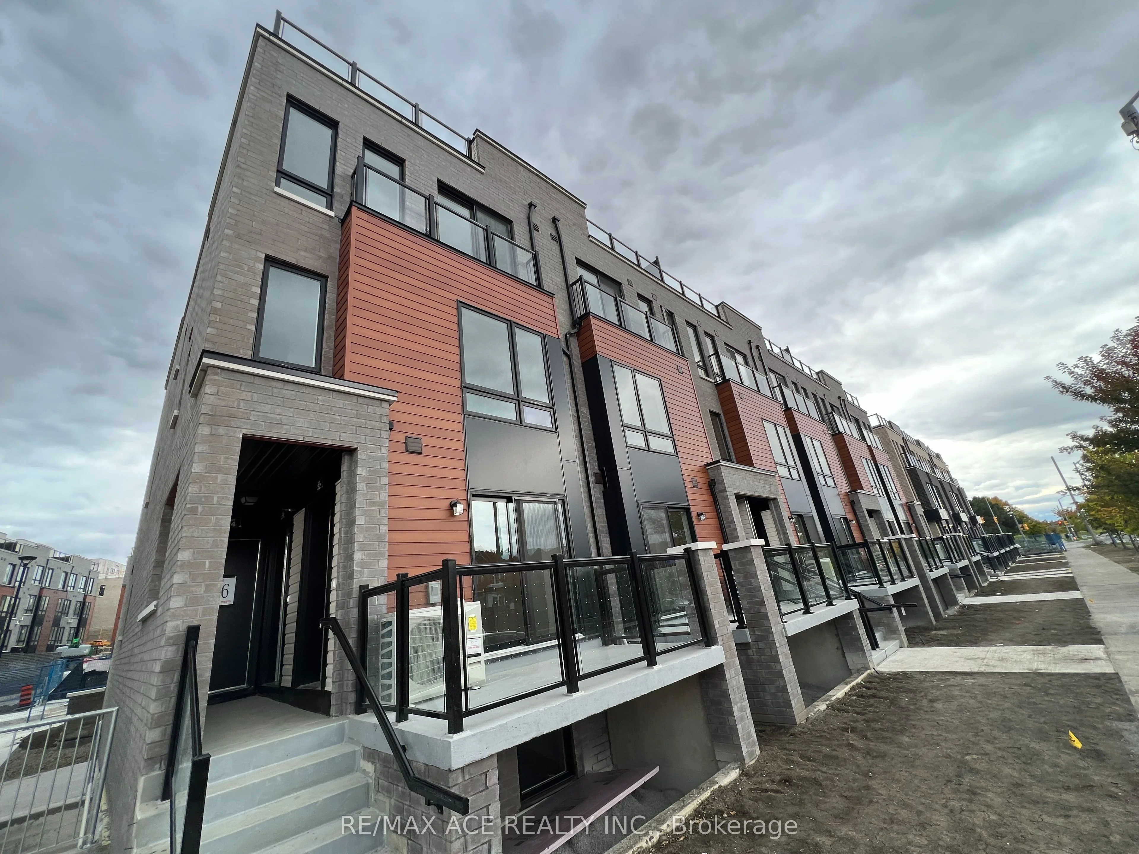 Condo Townhouse in Toronto