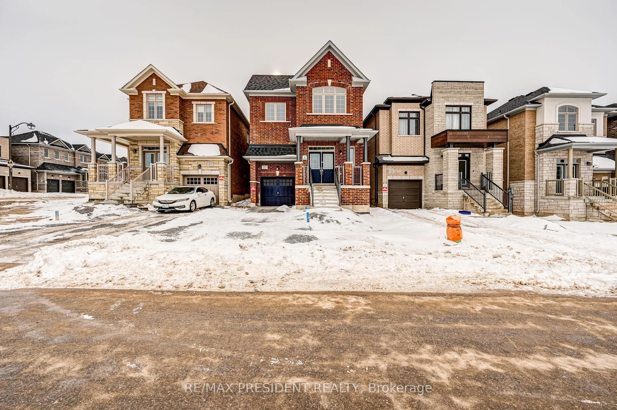 2223 Crystal Drive, Oshawa, On L1l 0w7