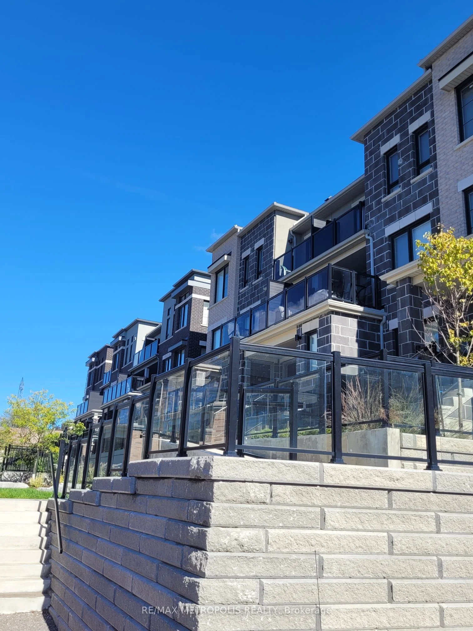 Condo Townhouse in Clarington
