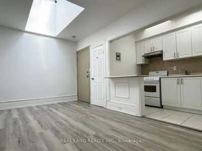 31 King Street E Unit 4, Oshawa, On L1h 1b2